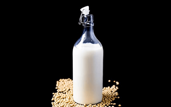 چه افرادی نباید شیر سویا مصرف کنند؟