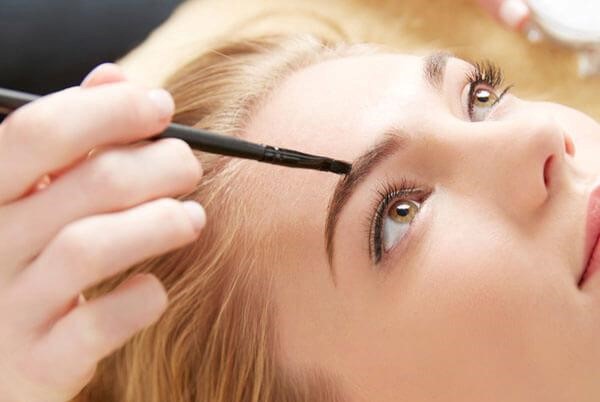 مراقبت های دارویی پس از کاشت ابرو