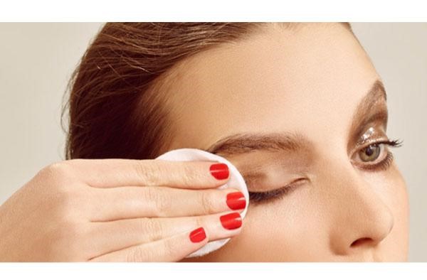 مصرف کرم های ریتونل برای برطرف کردن پف چشم مصرف کرم های ریتونل برای برطرف کردن پف چشم