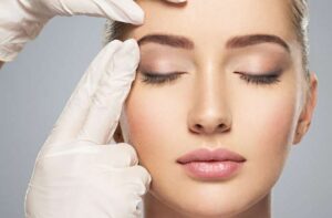 بهبود افتادگی پلک بدون جراحی