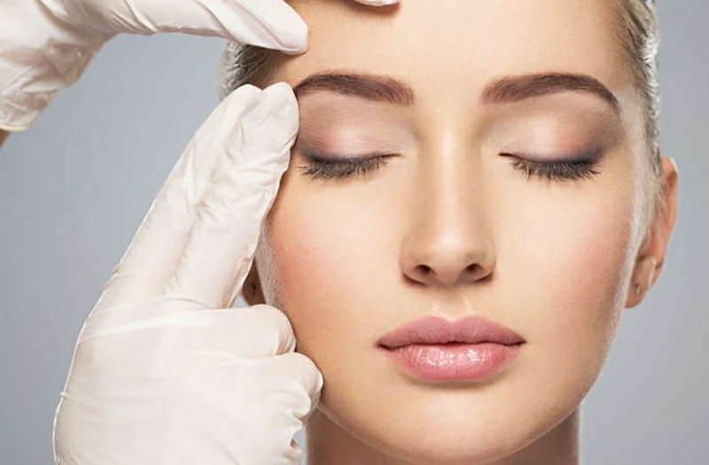 بهبود افتادگی پلک بدون جراحی