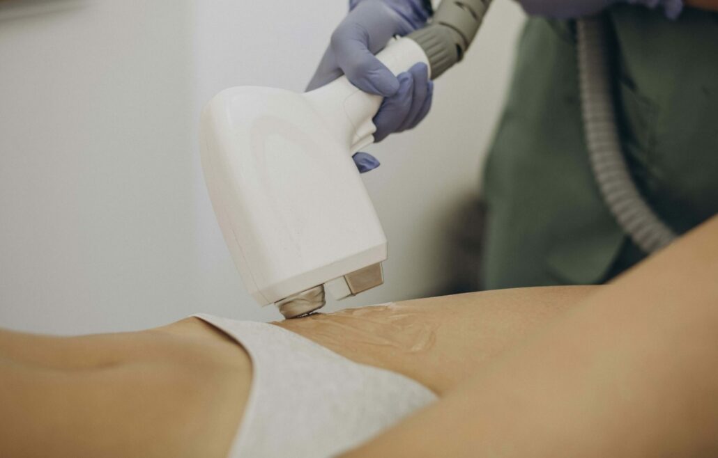 ارتباط بین لیزر بیکینی و دختر مجرد