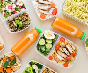 خوراک سبزیجات و تخم مرغ