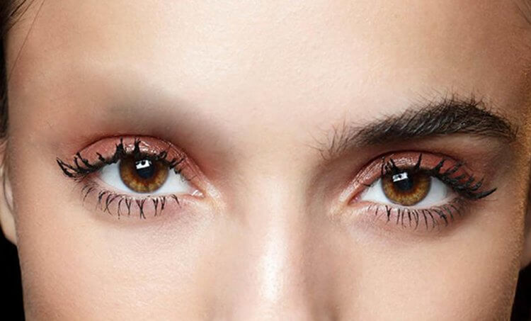 کاشت ابرو در بارداری ضرر دارد؟