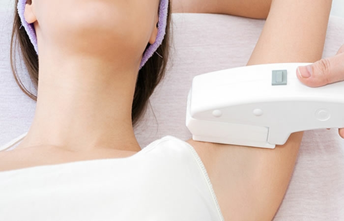 لیزر موهای زائد ضرر دارد یا نه؟