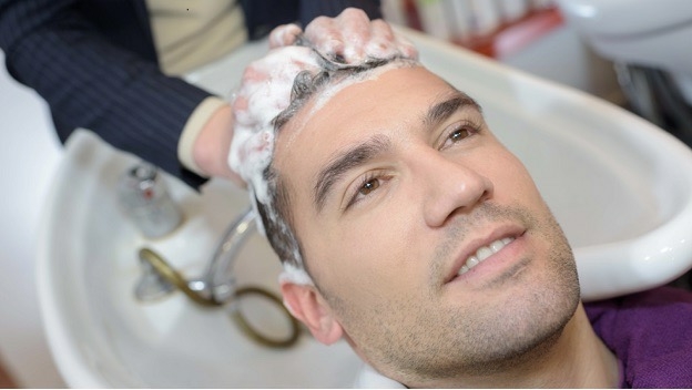 تقریباً چند روز بعد از کاشت مو می توان به حمام رفت؟