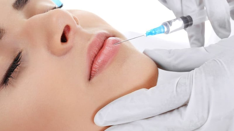 آیا تزریق ژل لب مدل هالیوودی پروسهای خطرزا محسوب میگردد؟ آیا تزریق ژل لب مدل هالیوودی پروسهای خطرزا محسوب میگردد؟