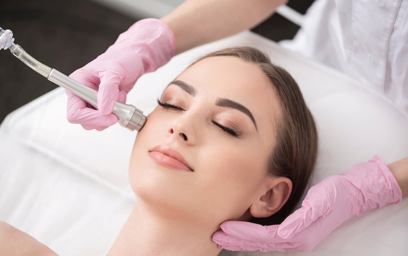 نحوه درمان منافذ باز توسط میکروبلیدینگ