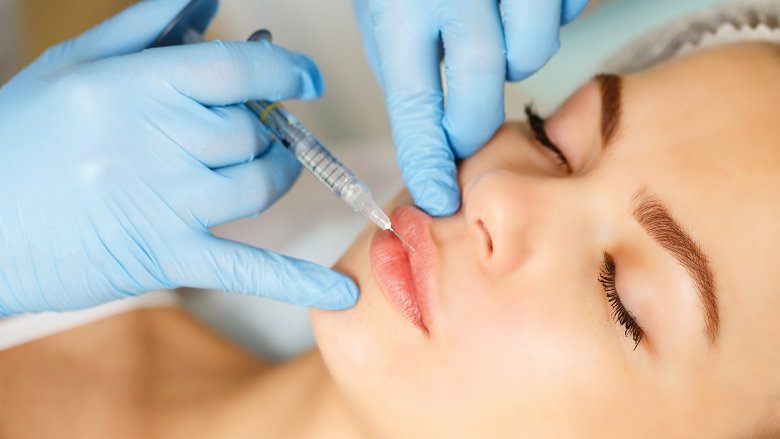 چگونه ورم بعد از تزریق ژل را از بین ببریم؟