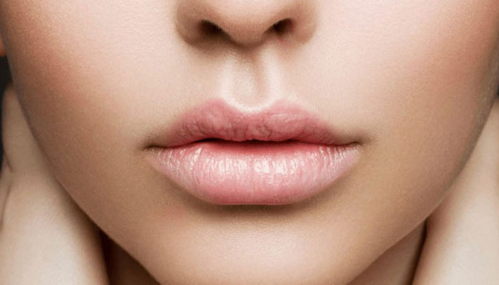 از بین بردن ژل لب در خانه