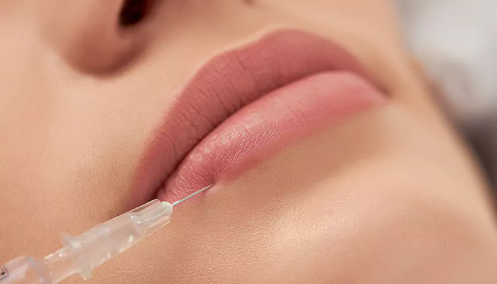 عوارض تزریق ژل لب