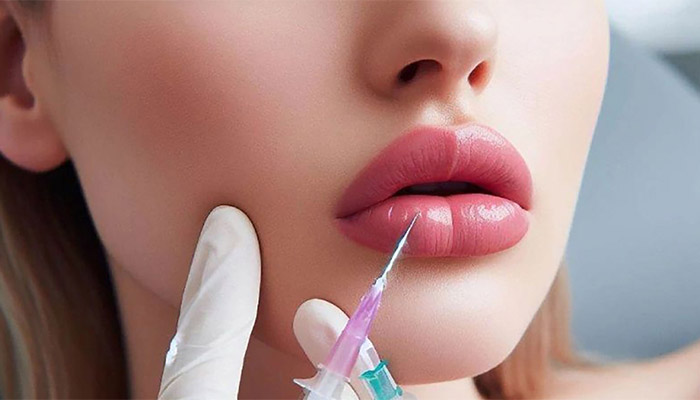 عوارض تزریق ژل لب