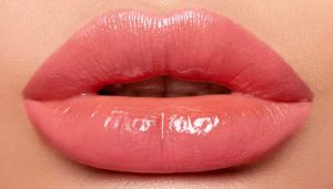 10 راه برای ماندگاری بیشتر ژل لب