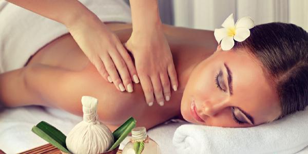 فواید ماساژ آروماتراپی برای بدن و ذهن